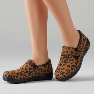Alegria PG Lite LAR-402X Leopard Print Leather Slip On Clogs Shoes Womens 39